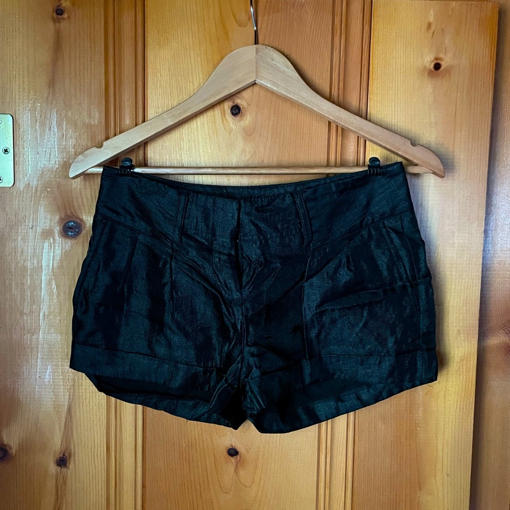 Express pleated black metallic shorts. Size 00